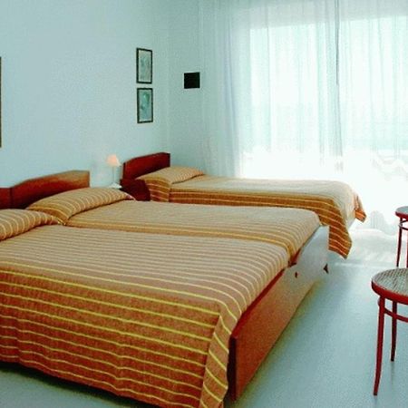 Lignano Sabbiadoro Sea Front Apartment Екстериор снимка