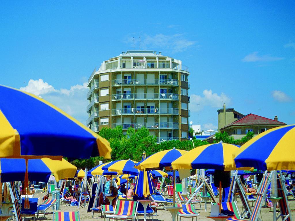 Lignano Sabbiadoro Sea Front Apartment Екстериор снимка