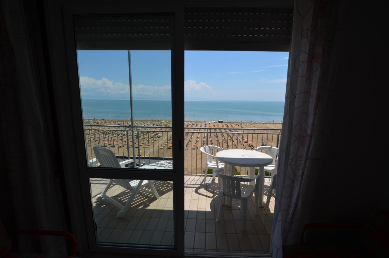 Lignano Sabbiadoro Sea Front Apartment Екстериор снимка
